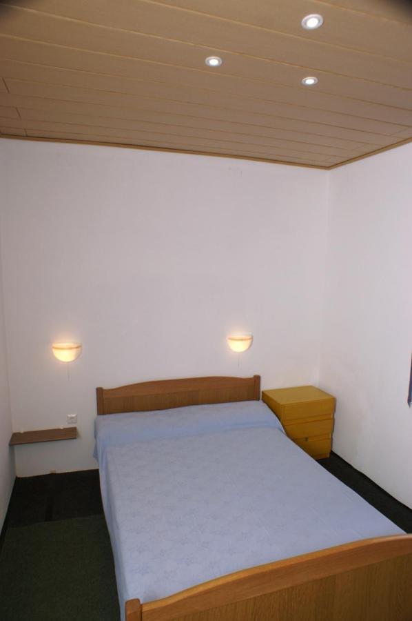 Apartments By The Sea Mandre, Pag - 4098 Dış mekan fotoğraf